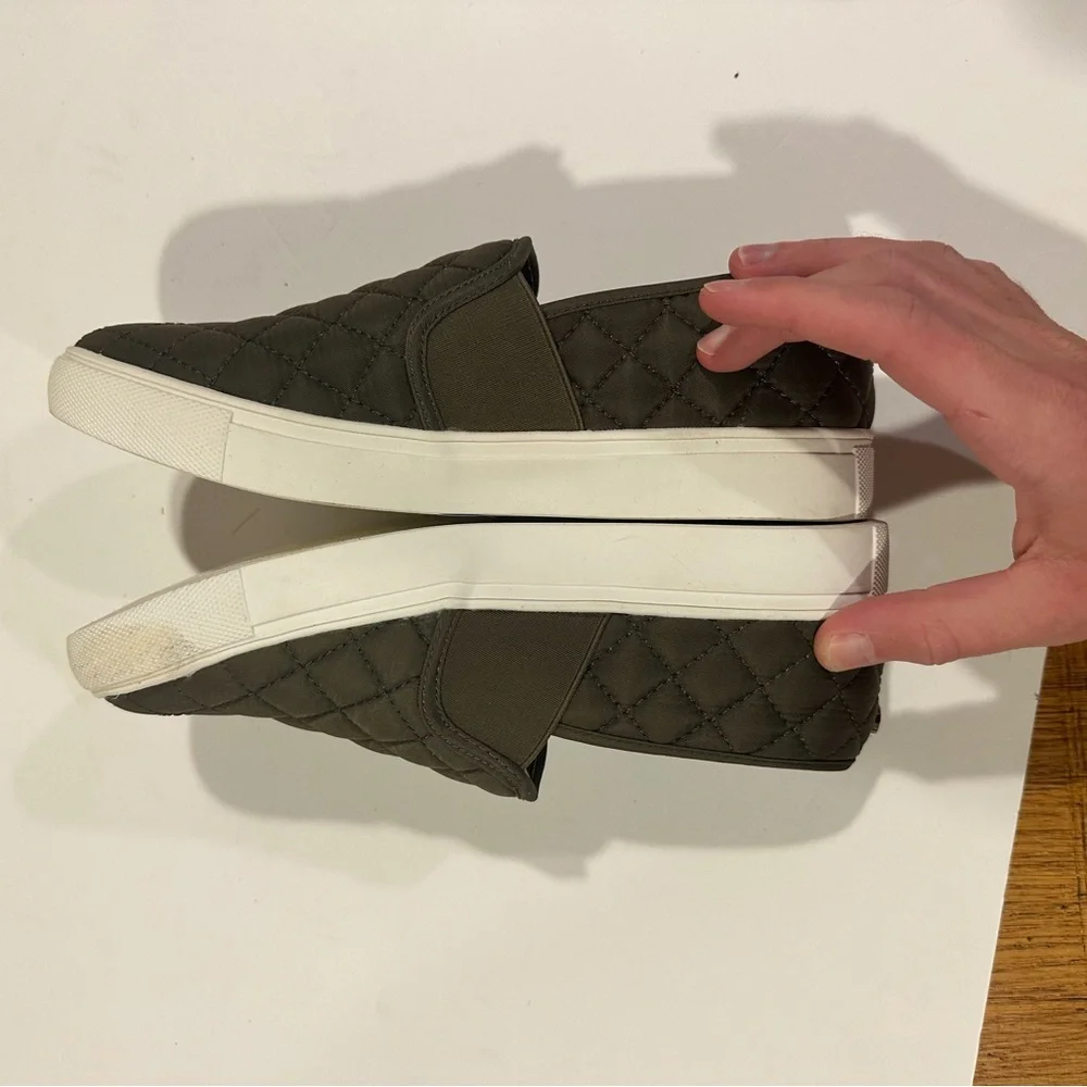 STEVE MADDEN Endell Olive Slip Ons Size 7.5 - Picture 5 of 8